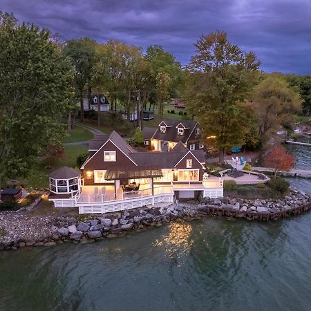 The Boat House Cayuga Exterior photo