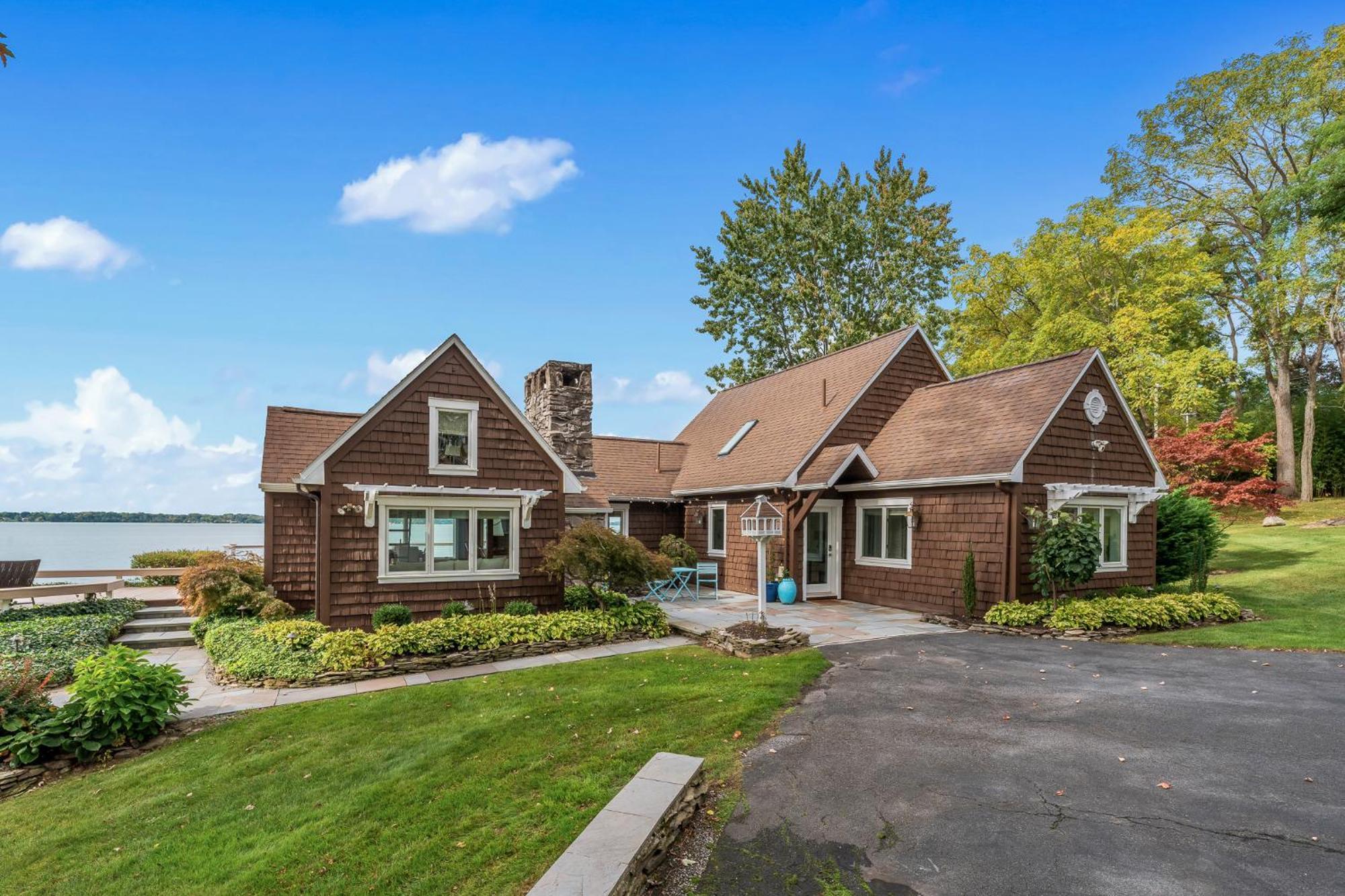 The Boat House Cayuga Exterior photo