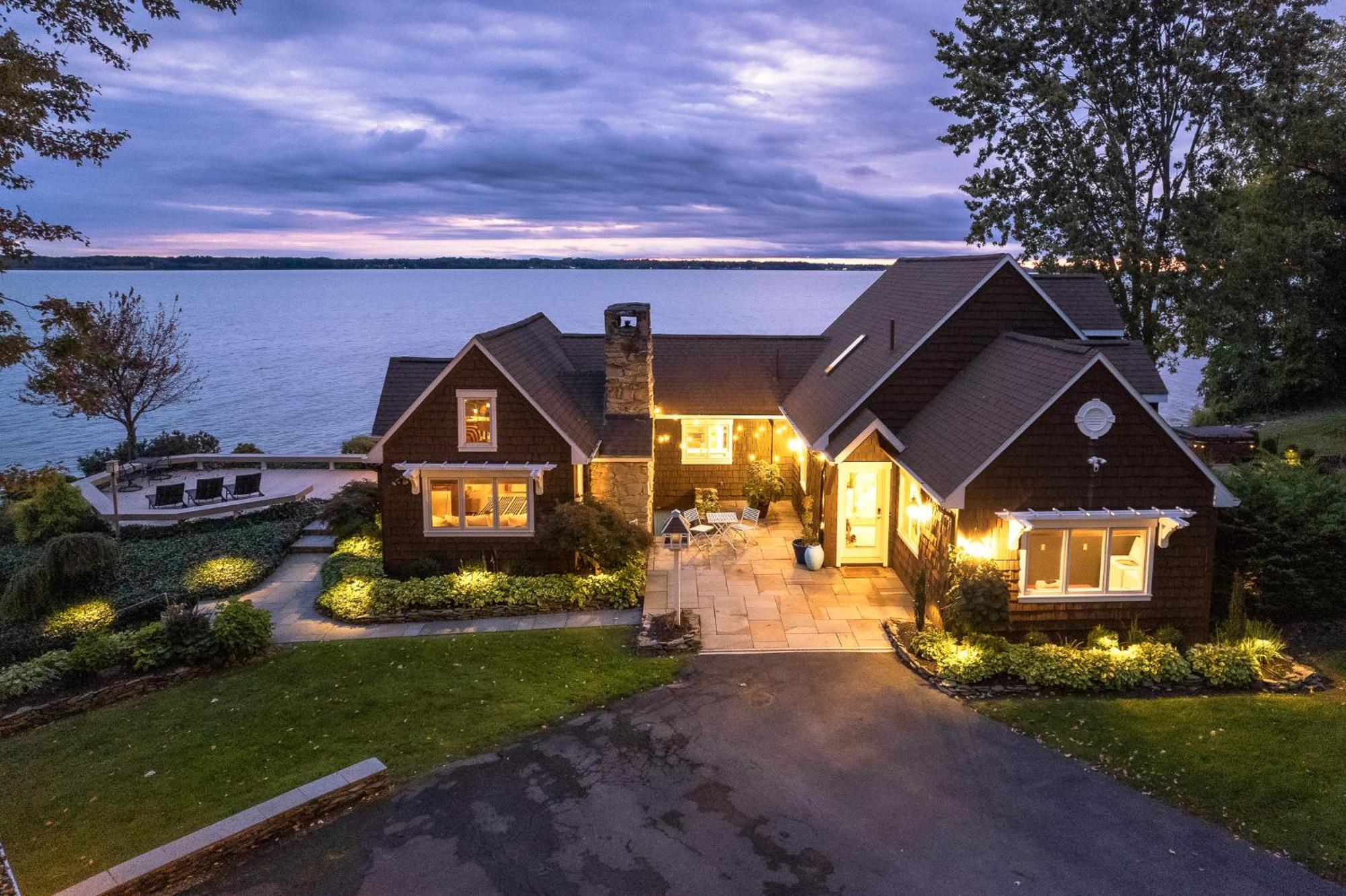 The Boat House Cayuga Exterior photo